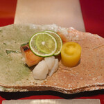 野嵯和 - マナガツオ幽庵焼き、カリフラワー酢漬け