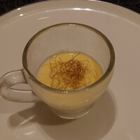 カントニーズ 燕 - アミューズ とうもろこしのピューレ