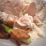 ブション - 鶏胸肉にクリームソースライスが絶品！フランスではライスは野菜！だそうです。