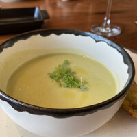 ザ タヴァン グリル＆ラウンジ - 