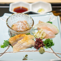 銀座焼とり 京丹波 - 鳥刺し むね肉ともも肉（奥）の叩き レバー、胡麻油と塩 ささみ、奥むね肉の昆布締め