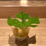 やまぐち - 干し貝柱を使った出汁のゼリー　赤雲丹　枝豆　枝豆のムース