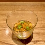 やまぐち - 干し貝柱を使った出汁のゼリー　赤雲丹　枝豆　枝豆のムース
