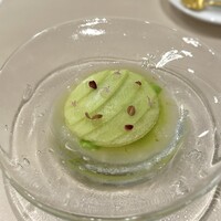 Ristorante TSUMU - ⑨果肉 優香メロンのスープ仕立て 枝豆 ライムパール ライムの皮