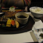 ぎゅう丸茶寮 - 極みハンバーグ＆対馬椎茸のトッピング