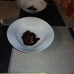 MEAT BOX - ビーフチーク　　牛のほほ肉　　スプーンで簡単にほぐれる程柔らかく煮込んであるビーフシチューです