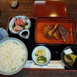 みかど共和店 - 私達が選んだ「鰻定食」。