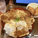 とんから亭 - 汁がかなり多い