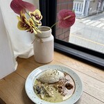 リトロ - 鶏ささみとほうれん草のマスタード豆乳レモンクリームカレー&Classicチキンカレー