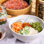 ボンサルーテ・カフェ - 山の幸と海の幸をミルフィーユ状にしたてたワシン丼※イメージ