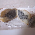 ブーランジェリー メゾン ユキ - 黒ゴマクリームです