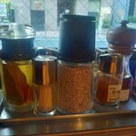 麺場 浜虎 - 卓上調味料の愉快な仲間たち♪