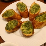 欧風食堂 プティポワ - ガーリックトースト