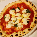 呑んだくれダイニング Kicky - 料理写真:自家製ピザ（マルゲリータ）