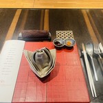 4000 Chinese Restaurant - テーブルセッティング