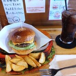 マグズカフェ - チーズバーガー、ポテト、コカコーラゼロ