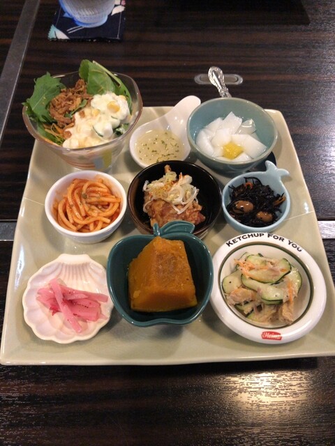 炉端ダイニング 楽家 &ndash; 羽後本荘の居酒屋 | 秋田・由利本荘のおすすめグルメ