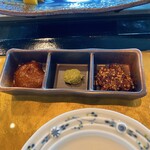 那古亭 - 肉用の、味噌だれ、山葵、シャーベット状の醤油です