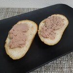 キュルノンチュエ - アルザス風レバーのパテ（バゲットと共に）