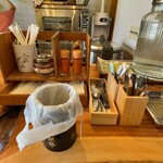 喫茶サンセットタウン - 出来たら、カウンターまで取りに行く、セルフスタイル。