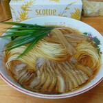 中華そば専門店 笠北 - 笠岡ラーメン 大盛り (税込)800円 ※角度を変えて (2024.07.08)