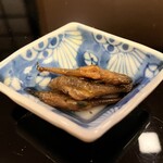 山玄茶 - 酒肴②いさざの佃煮。お料理とお料理の間の肴が嬉しい♥️