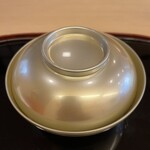 山玄茶 - 美しく磨かれた器も毎回楽しみなんです。