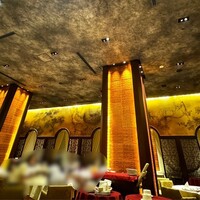 筑紫樓 銀座店 - ゴージャスな店内