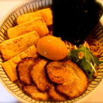 中華そば とんび - 料理写真:特製そば900円