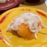 スシロー - オニオンサーモン（ミニしゃり）