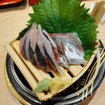 もりもり寿し - 真あじお造り(720円)