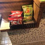 麹町いづみや しろ - カルビーかっぱえびせん 、サッポロポテトつぶつぶベジタブル