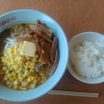 くるまやラーメン - 料理写真: