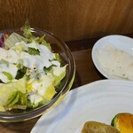 キッチン ブルー グローブ - サラダ、お新香のアップ