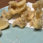 博多もつ鍋 前田屋 - イカ刺し後作りは、天ぷらで。誰もが大好き！