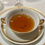 アピシウス - 小笠原母島の青海亀のコンソメスープ　シェリー酒風味