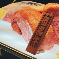 西麻布 焼肉 X - 踊り子さん達のお披露目です