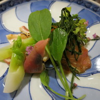 うち山 - 向付　ホッキ貝と金目鯛の造り　四万十川の青海苔　花山葵