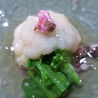 うち山 - 預け鉢　裏漉しした新ジャガの蒸物　飯蛸　菜花　若筍　出汁の餡かけ