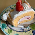 NOI - 苺ロール　2,748円