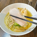 町田汁場 しおらーめん進化 - 鶏胸肉チャーシュー