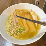 町田汁場 しおらーめん進化 - 太めのメンマ