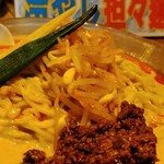 でびっと 中延本店 - 舌に纏わりつく濃厚さ。全部混ぜて追加味変して、全てを楽しめる。