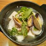 とんがらし - 北海道　あさり　あさり湯豆腐