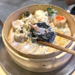 ヤキトリボーイシュウマイガール - イカ墨ブラック焼売リフト
