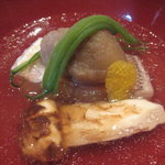 祇園 又吉 - 【椀物】グジの丹波蒸しと松茸