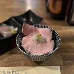 酒肴場 屯 - 冷やしらぁ麺のトッピングのチャーシューはご飯に乗せてチャーシュー丼に