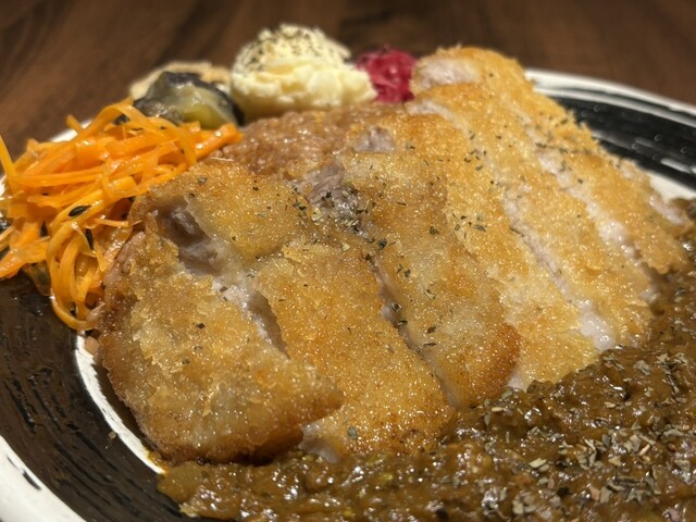元祖ほうじ茶米カレー Nikomaru （にこまる） - 西8丁目/カレー