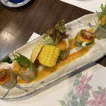 寿し肴和志 - ◉ 海鮮生春巻サラダ
      　　人参ドレッシング　990円（税込）