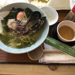 白花シャクナゲ荘 - 磯ラーメン②